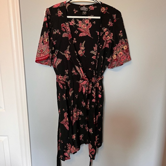 Women's Foral Wrap Summer Dress - Picture 1 of 6
